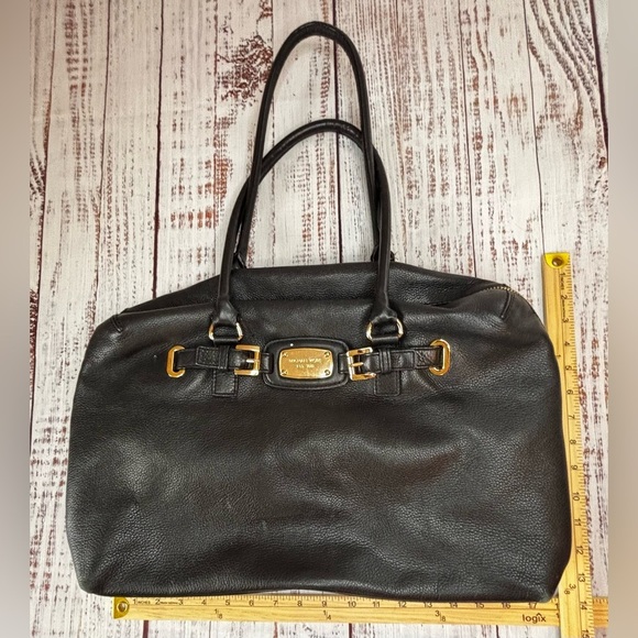 Michael Kors Handbags - Michael Kors Hamilton Weekender